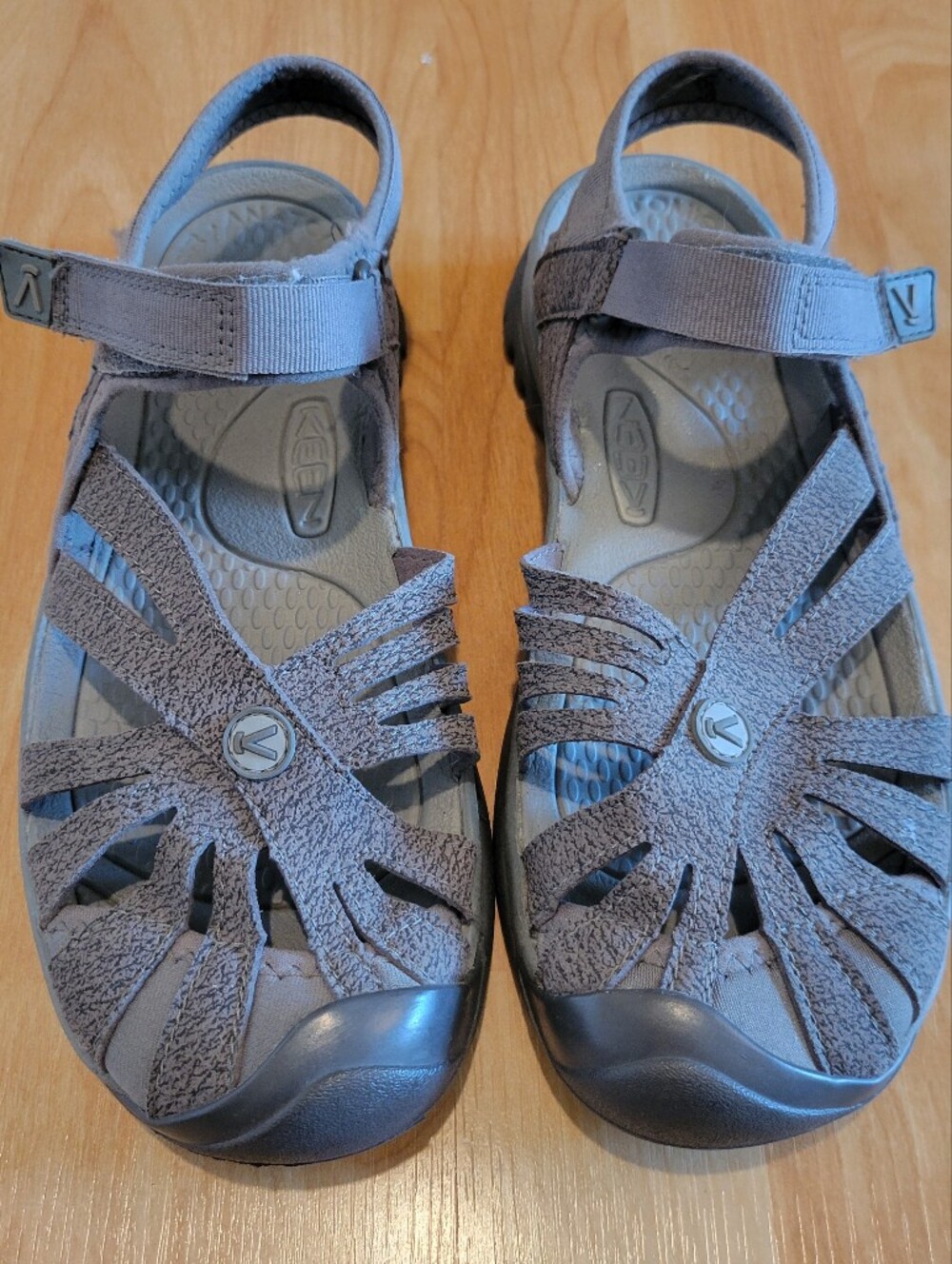 KEEN Rose Sandala Closed Toe Strappy Athletic Hiking Sandals Gray Size 6.5